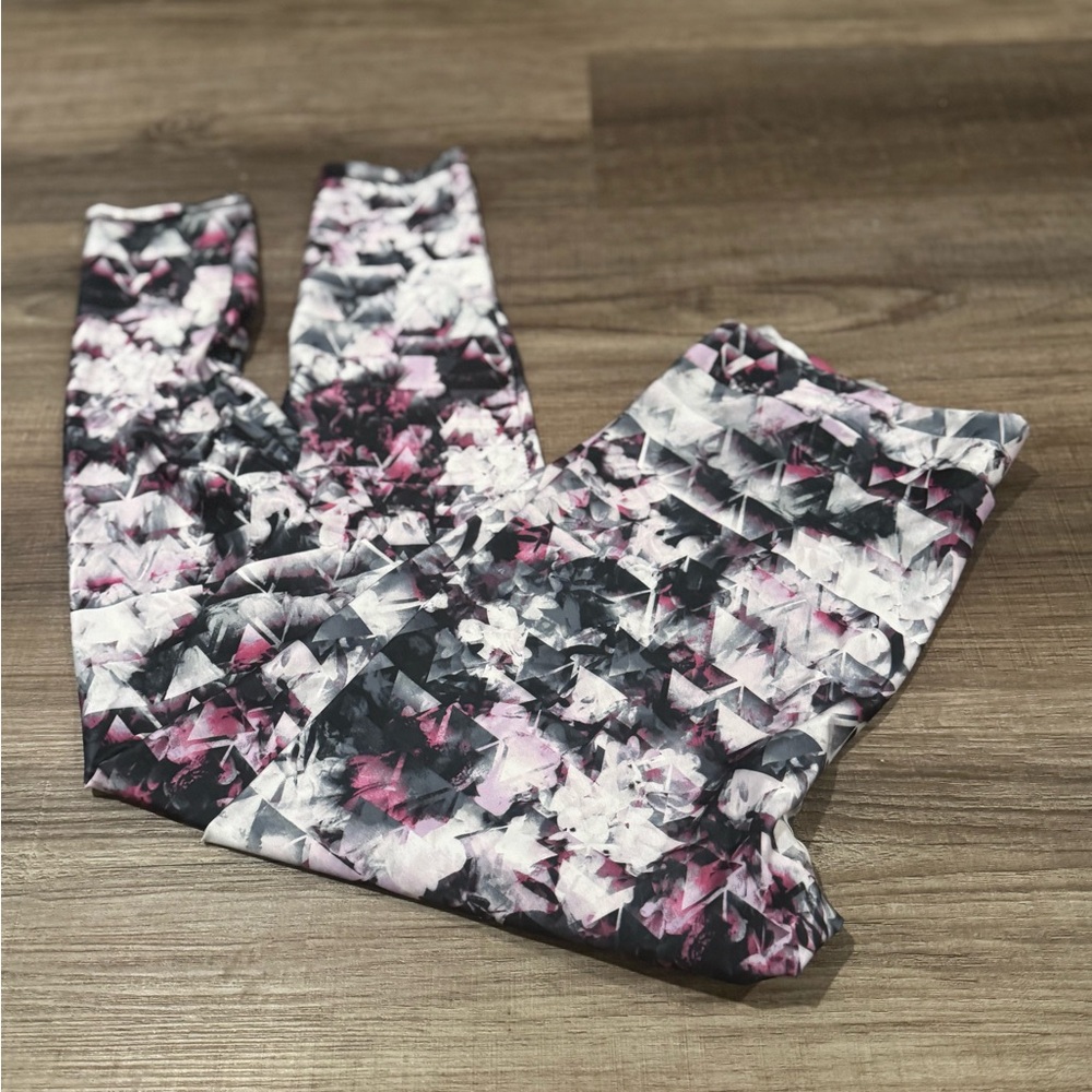 Everlast women’s Leggings with Pink and Black Abstract Pattern